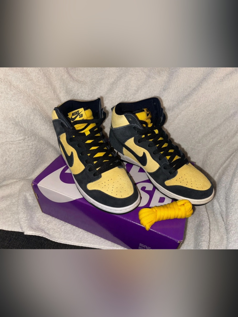 Nike SB Dunk High Pro Reverse Golden Rod
